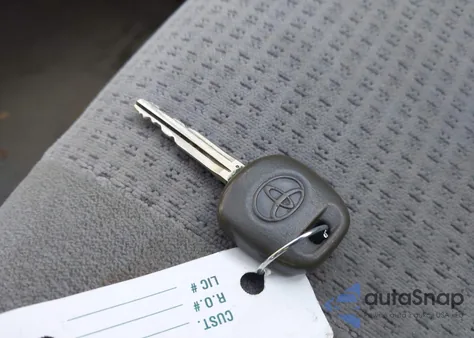 2005 Toyota Corolla Ce z USA, uszkodzony, nr VIN 2T1BR32E05C347933